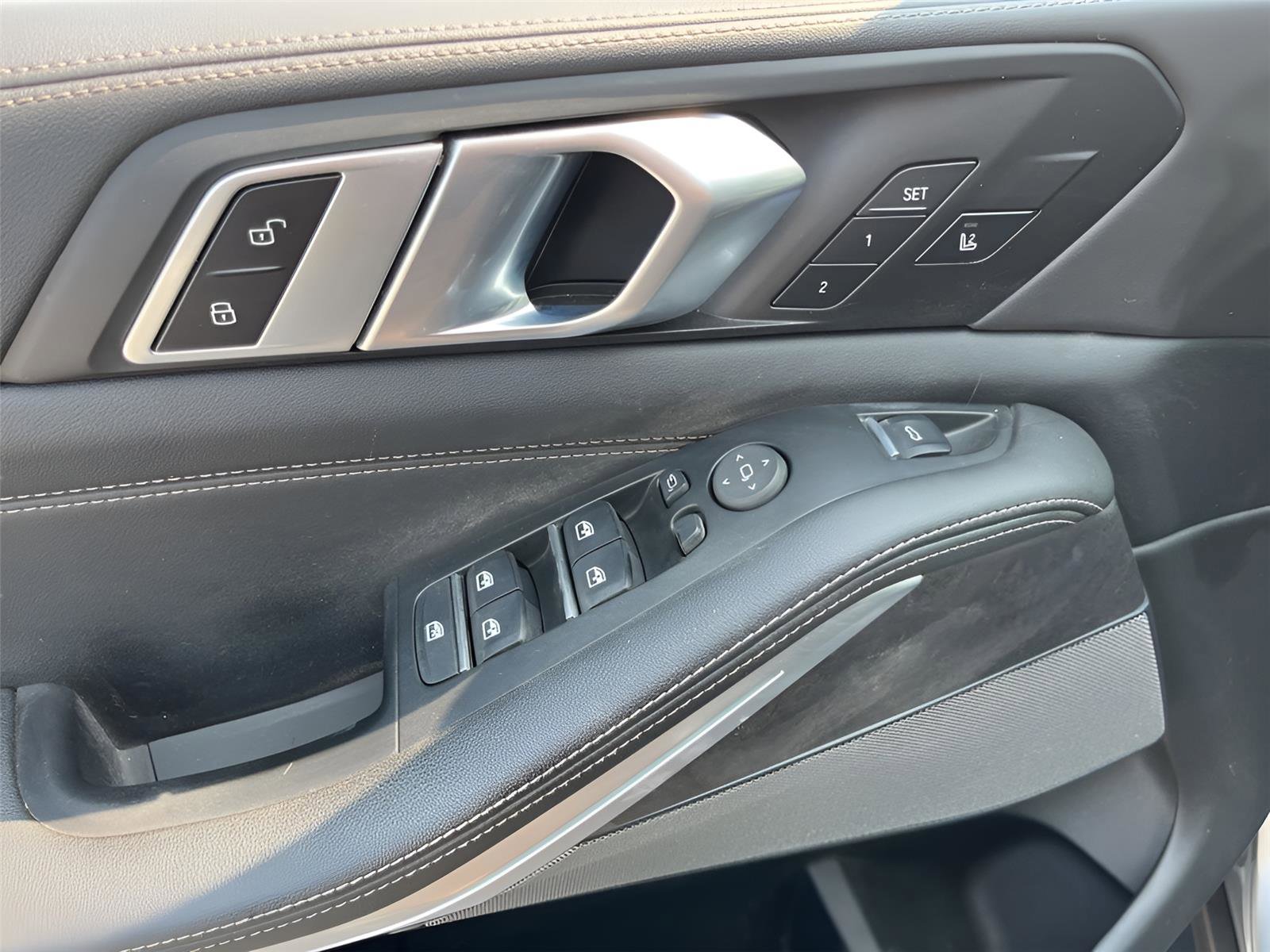 Used 2024 BMW X5 xDrive40i w/ Premium Package image 25