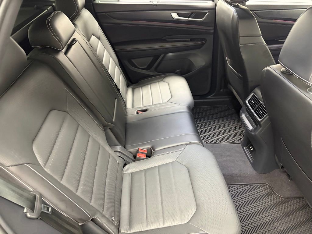 Used 2024 Volkswagen Atlas Cross Sport SEL R-Line AWD/4WD image 43