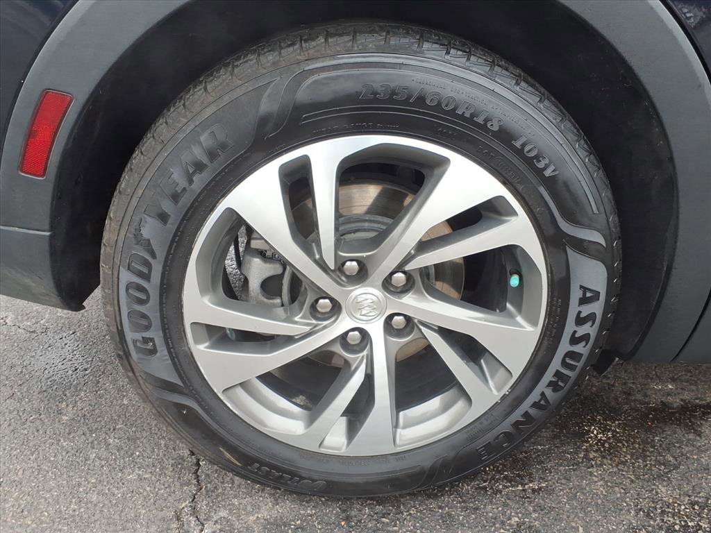 Used 2021 Buick Envision Essence w/ Technology Package I image 29