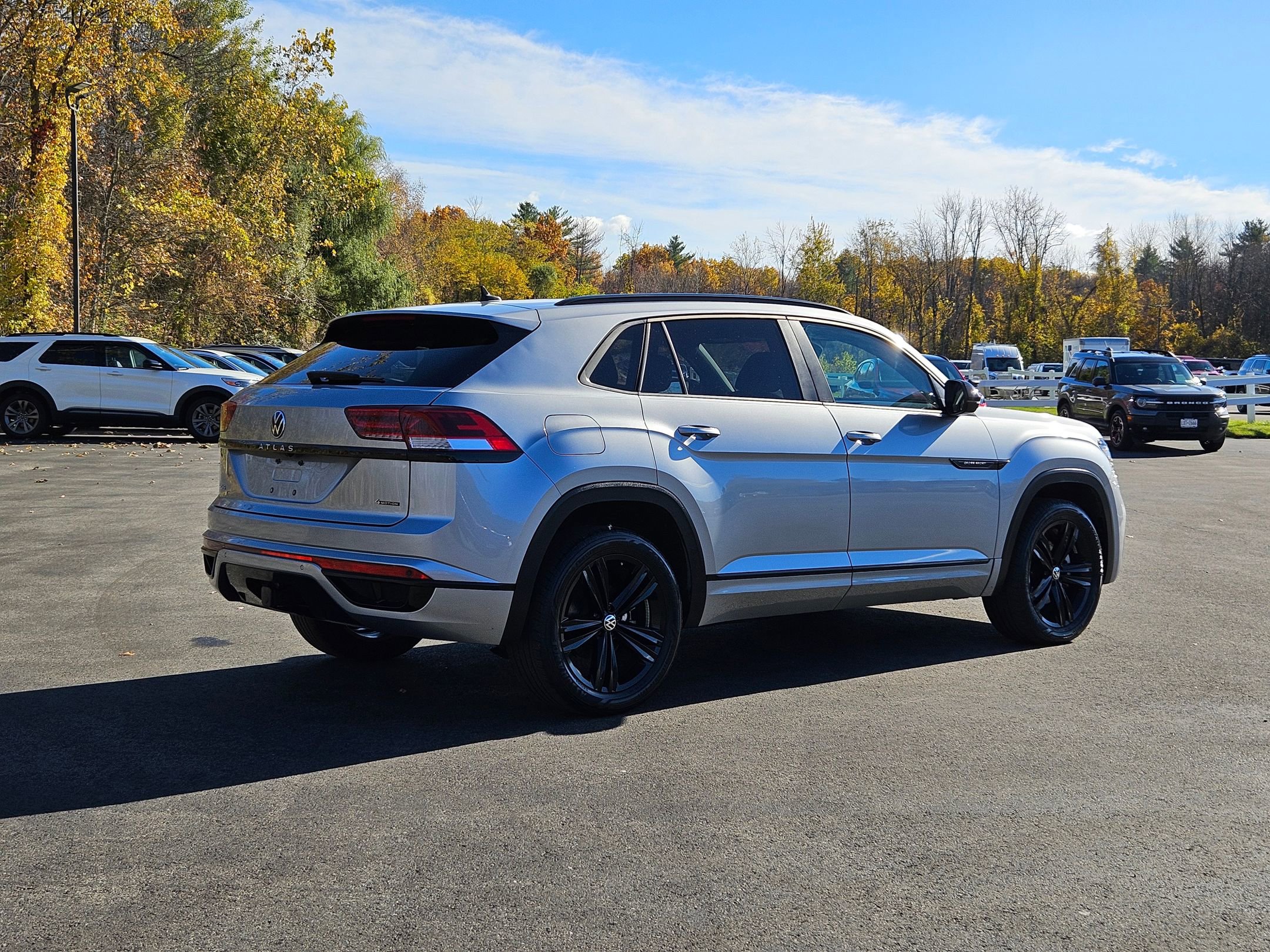 Used 2023 Volkswagen Atlas Cross Sport SEL image 3