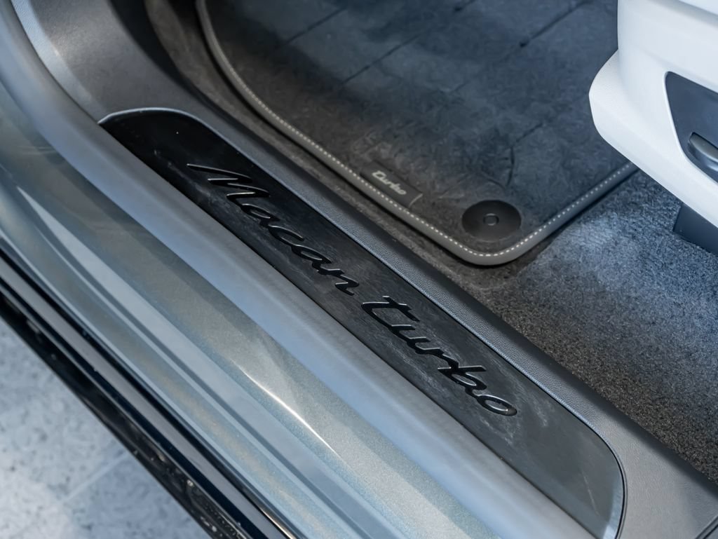 New 2026 Porsche Macan Turbo Electric AWD/4WD image 13