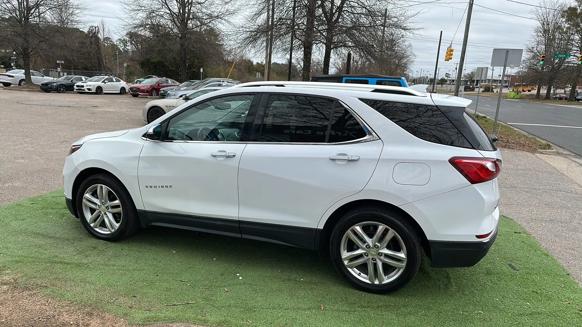 Used 2018 Chevrolet Equinox Premier FWD image 5