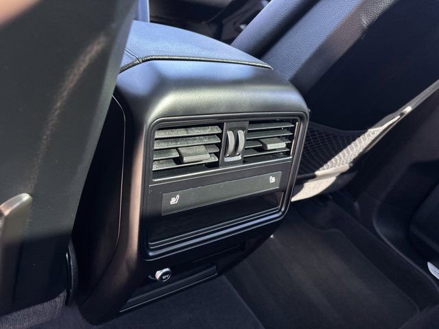 Used 2024 Porsche Cayenne AWD/4WD image 17