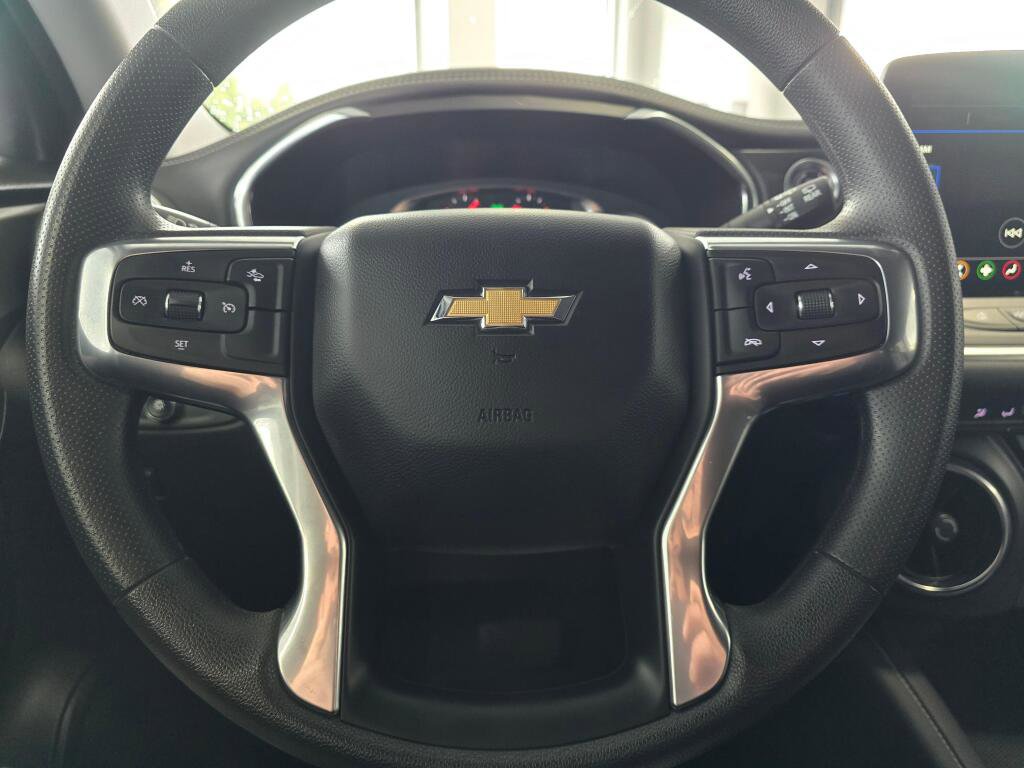Used 2025 Chevrolet Blazer LT image 23
