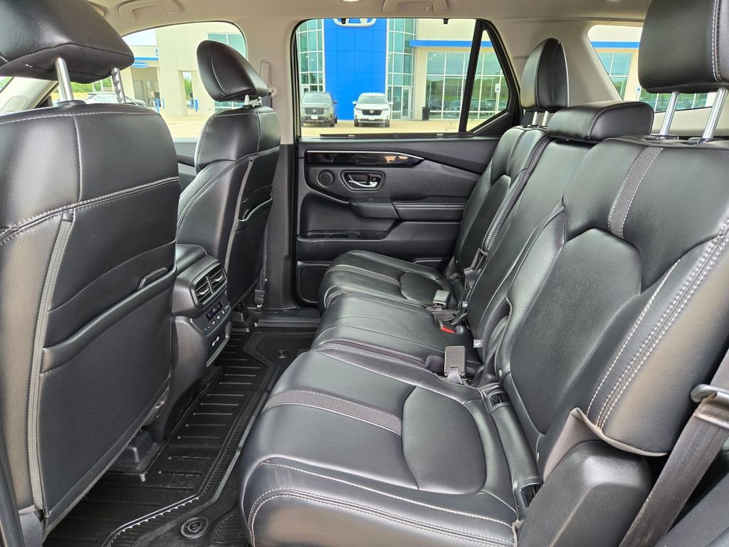 Used 2023 Honda Pilot Touring image 15