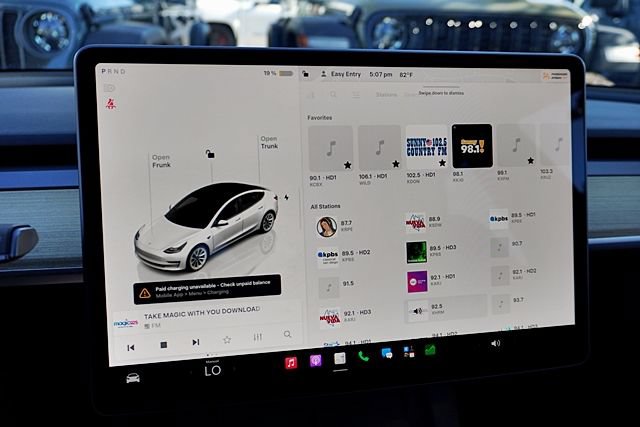 Used 2023 Tesla Model 3 Standard Range RWD image 31