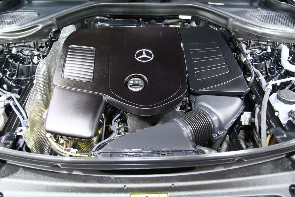 Certified 2025 Mercedes-Benz GLC 300 image 31