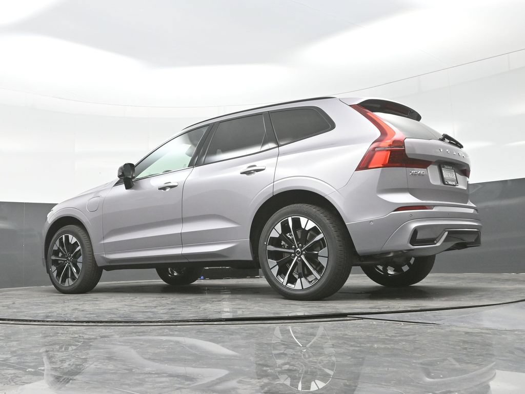 New 2026 Volvo XC60 T8 Plus w/ Climate Package PRO AWD/4WD image 29