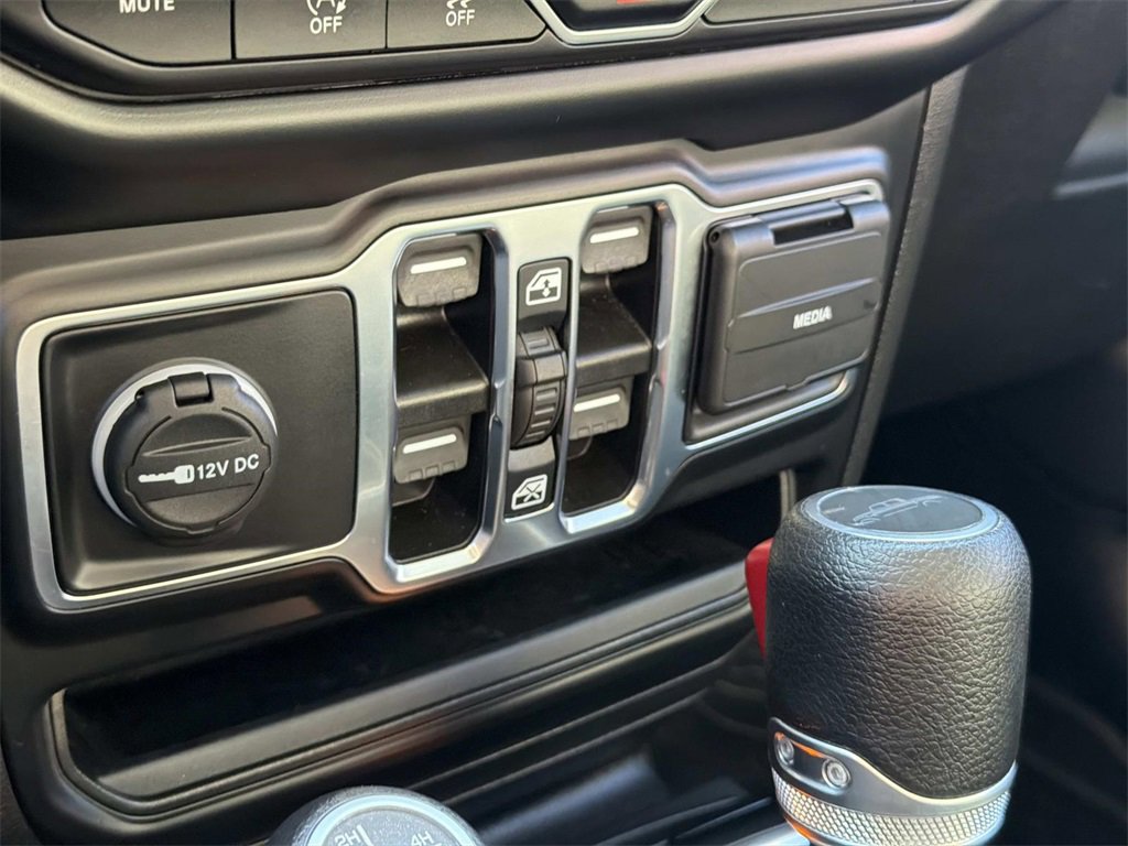 Used 2022 Jeep Gladiator Sport image 27