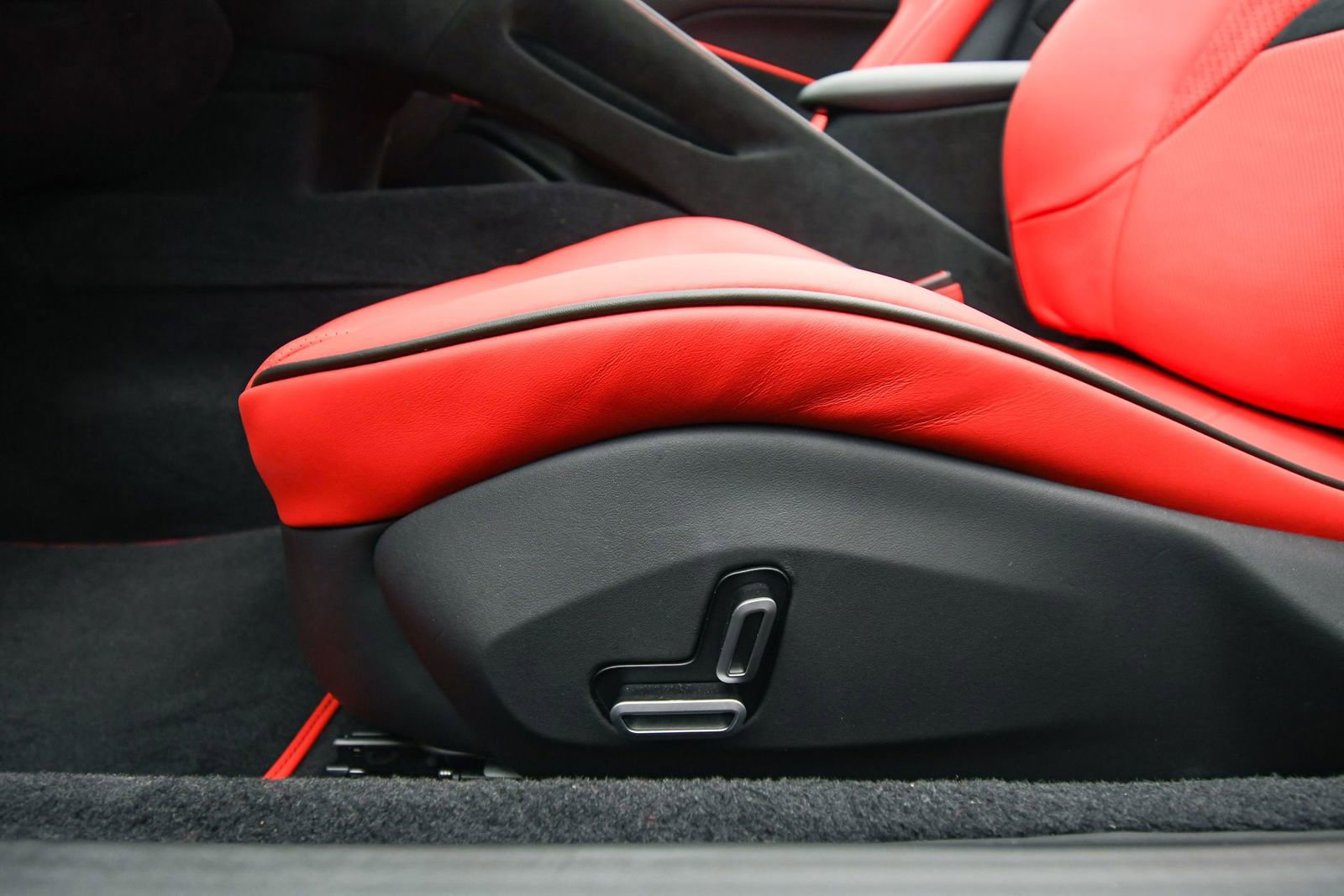 Certified 2025 Ferrari Roma Spider image 49