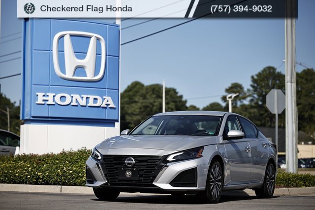 Used 2023 Nissan Altima 2.5 SV