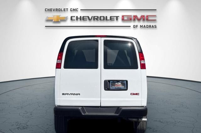 New 2026 GMC Savana 3500 w/ Driver Convenience Package RWD image 4