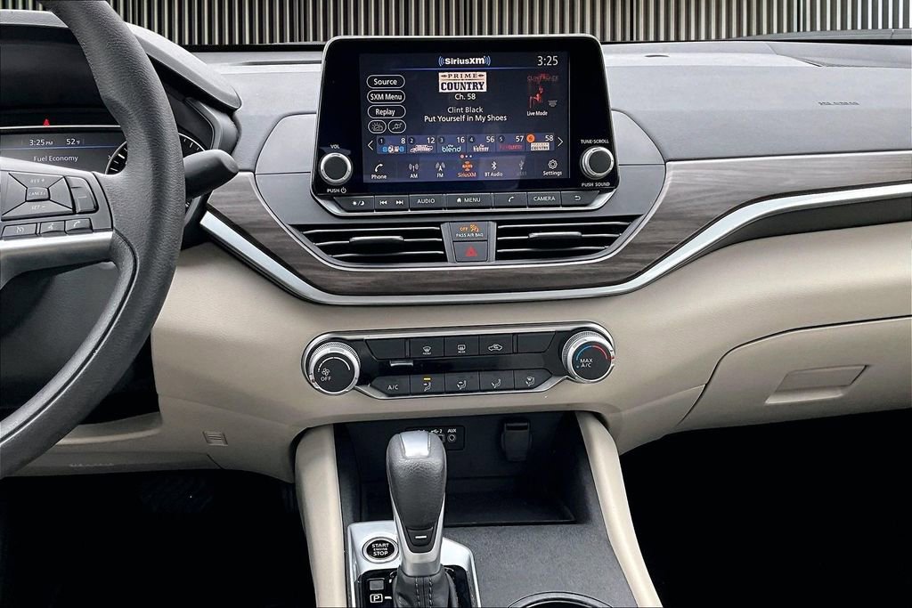 Used 2025 Nissan Altima 2.5 SV image 7