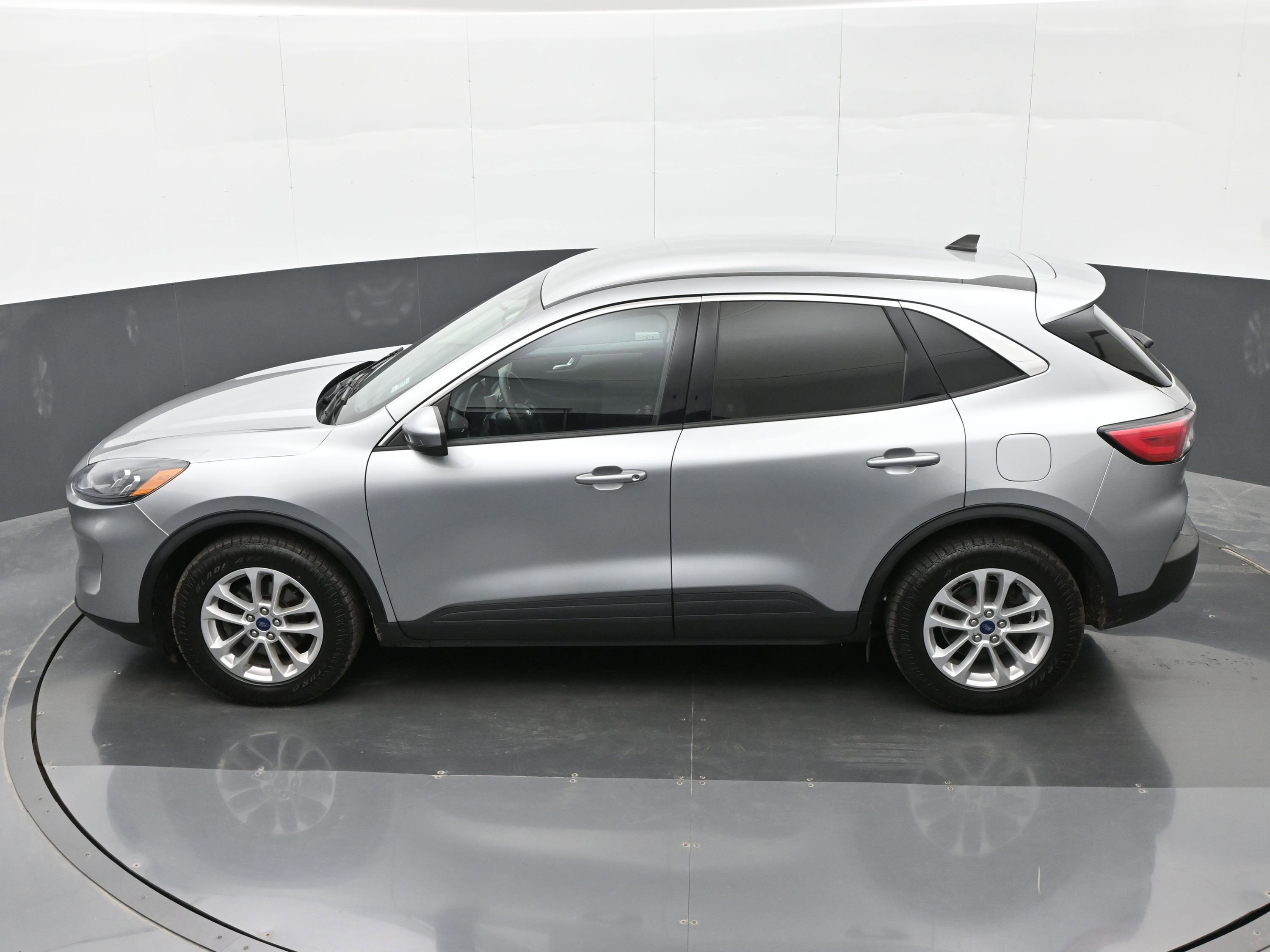 Used 2021 Ford Escape SE image 37