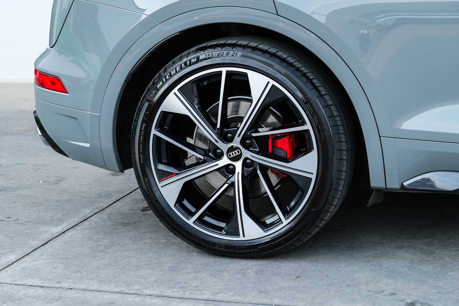 Used 2021 Audi SQ5 Premium Plus w/ Premium Plus Package AWD/4WD image 8