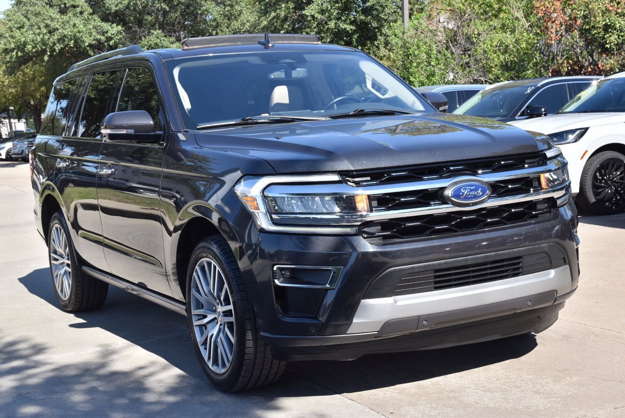 Used 2022 Ford Expedition Limited RWD image 4