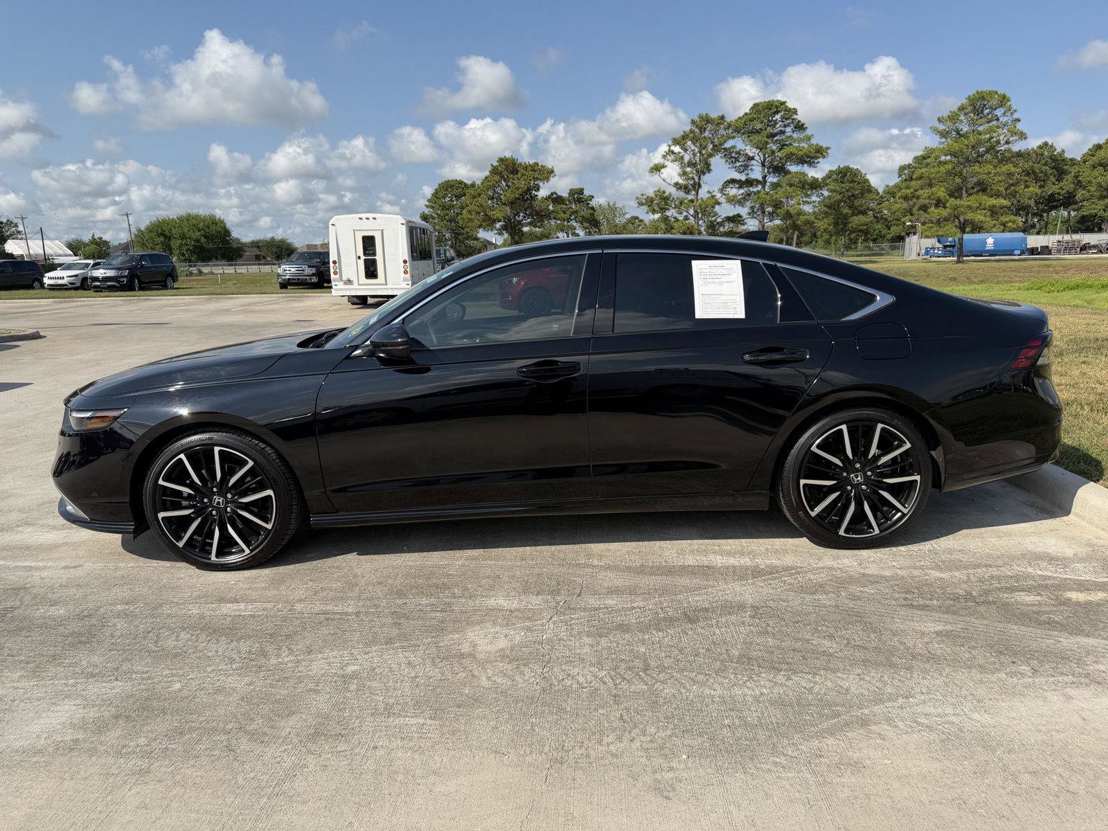 Used 2025 Honda Accord Touring image 4