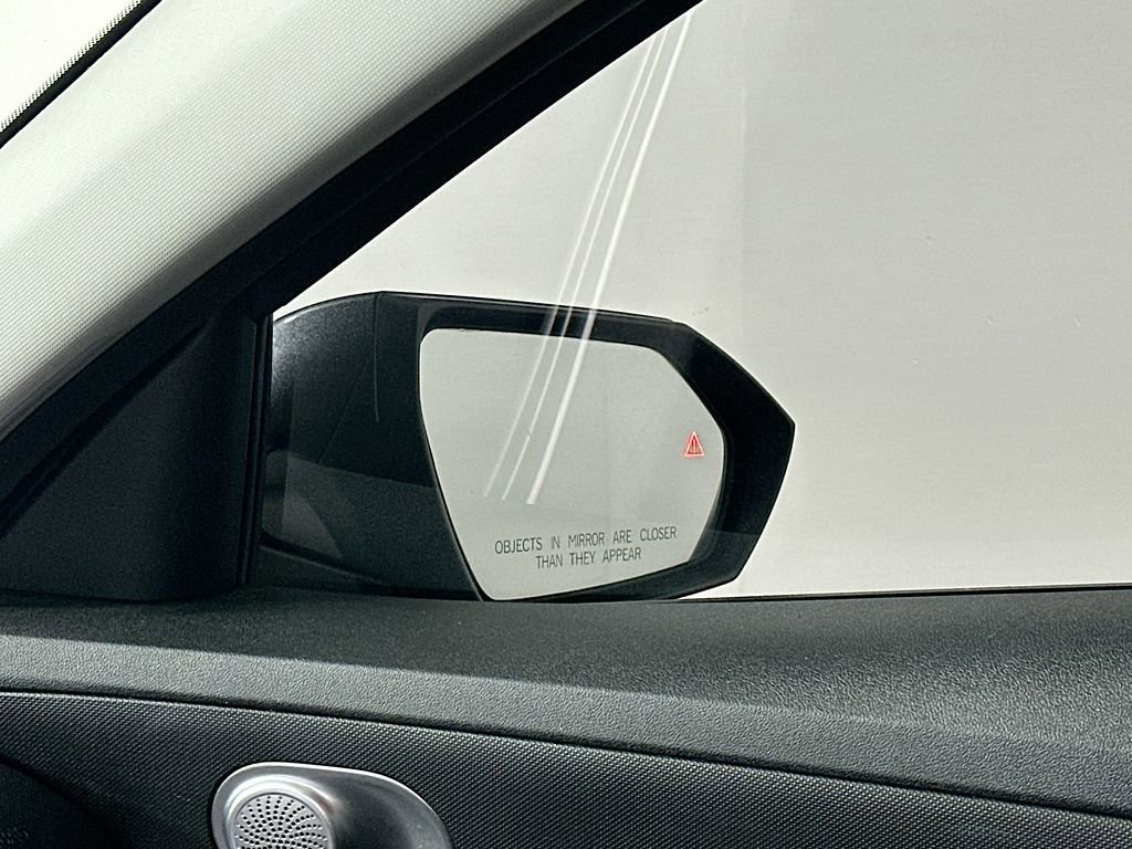 Used 2022 Hyundai Elantra SE image 23