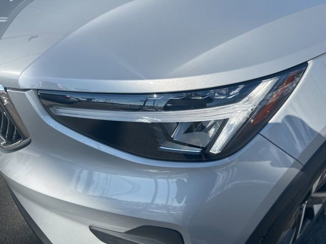 Certified 2025 Volvo XC40 B5 Plus image 8