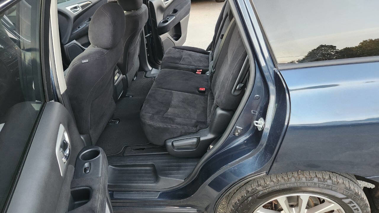 Used 2015 Nissan Pathfinder SV w/ Cargo Package image 30