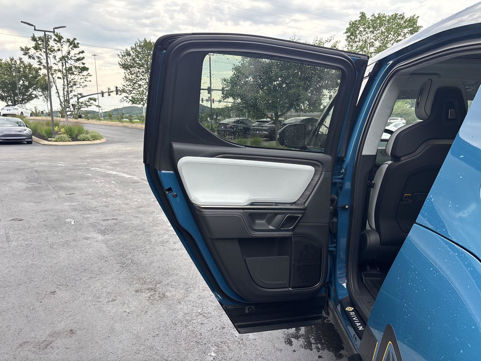 Used 2022 Rivian R1T Adventure AWD/4WD image 23