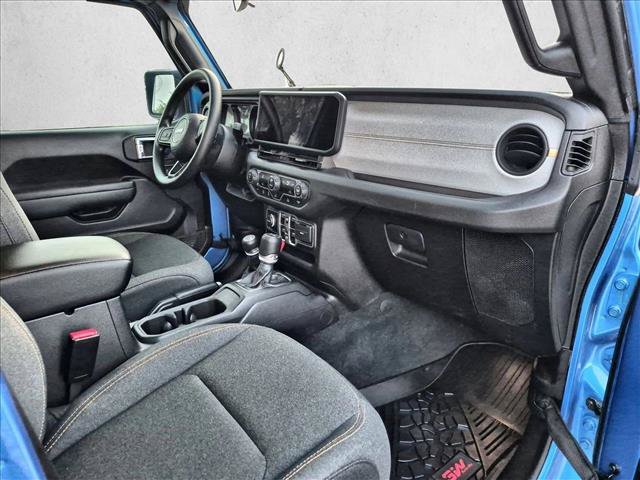 Certified 2025 Jeep Gladiator Sport AWD/4WD image 22