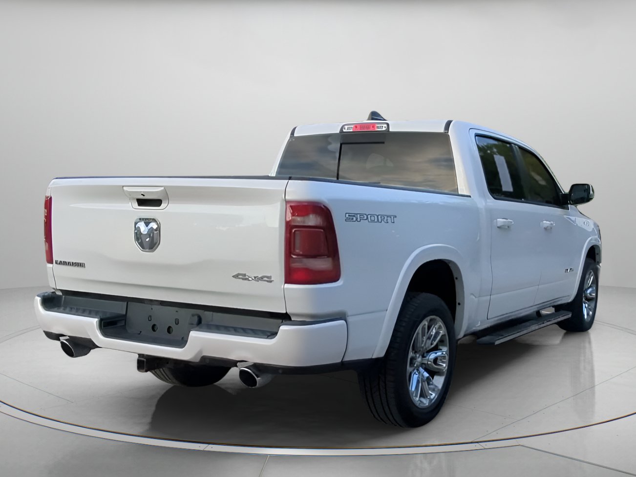 Used 2022 RAM 1500 Laramie w/ Sport Appearance Package AWD/4WD image 27