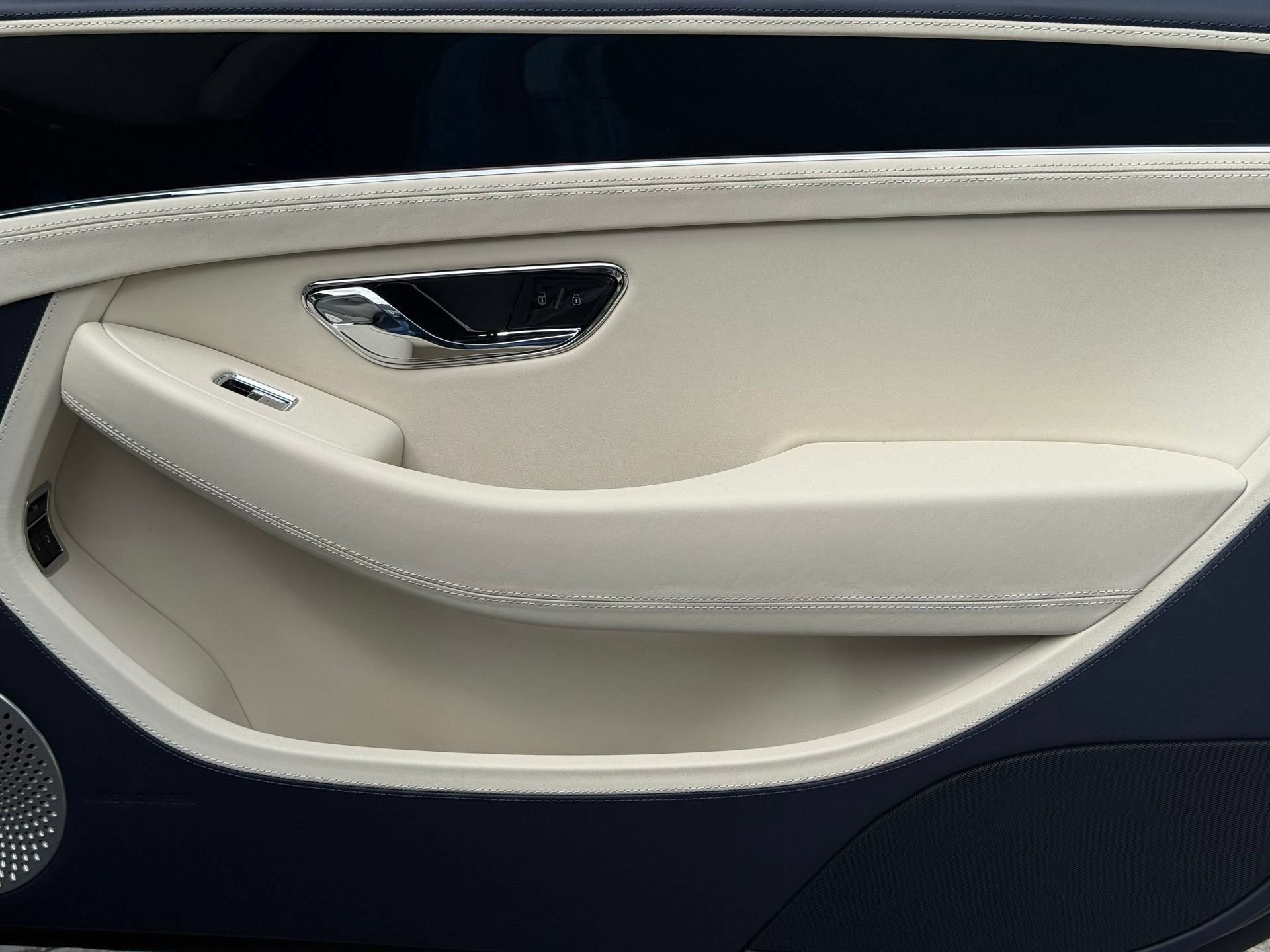 New 2026 Bentley Continental GTC AWD/4WD image 32