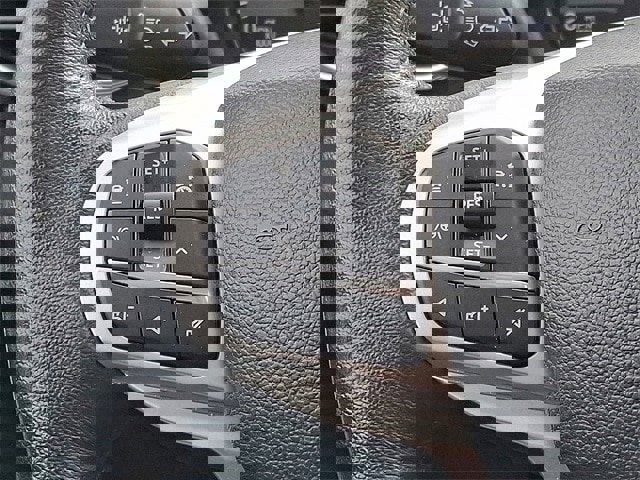 Certified 2022 Ford Explorer XLT w/ Equipment Group 202A image 9