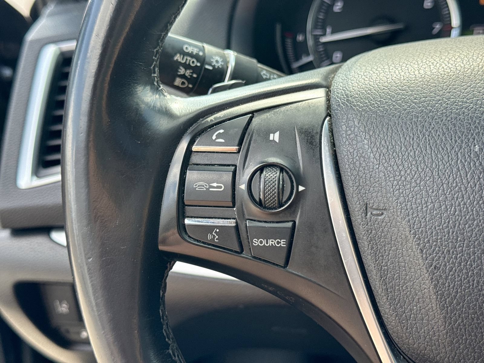 Used 2015 Acura TLX w/ Technology Package FWD image 18