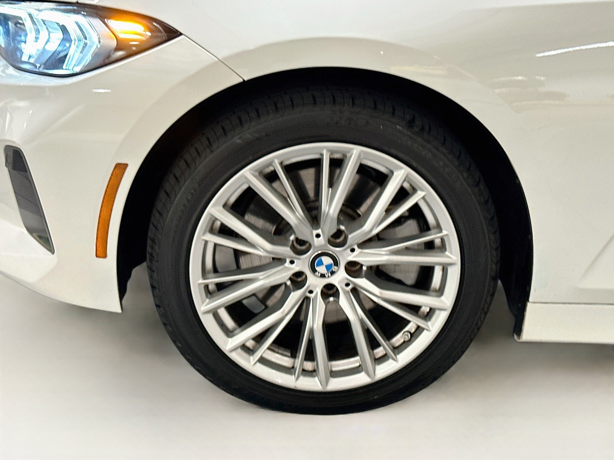 Used 2024 BMW 330i Sedan w/ Premium Package RWD image 32