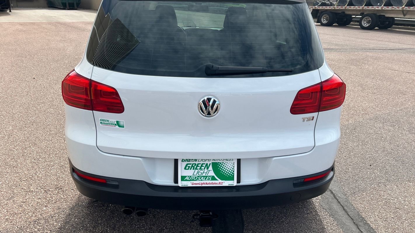 Used 2017 Volkswagen Tiguan S image 14