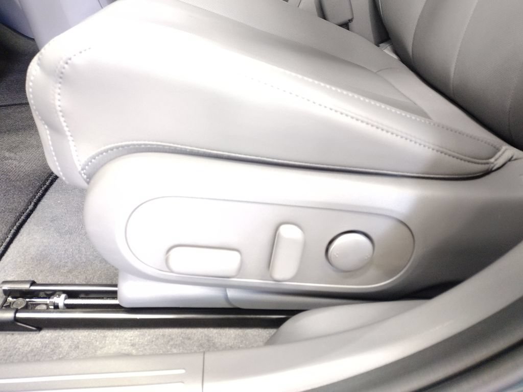 New 2026 Hyundai Ioniq 5 SEL AWD/4WD image 18