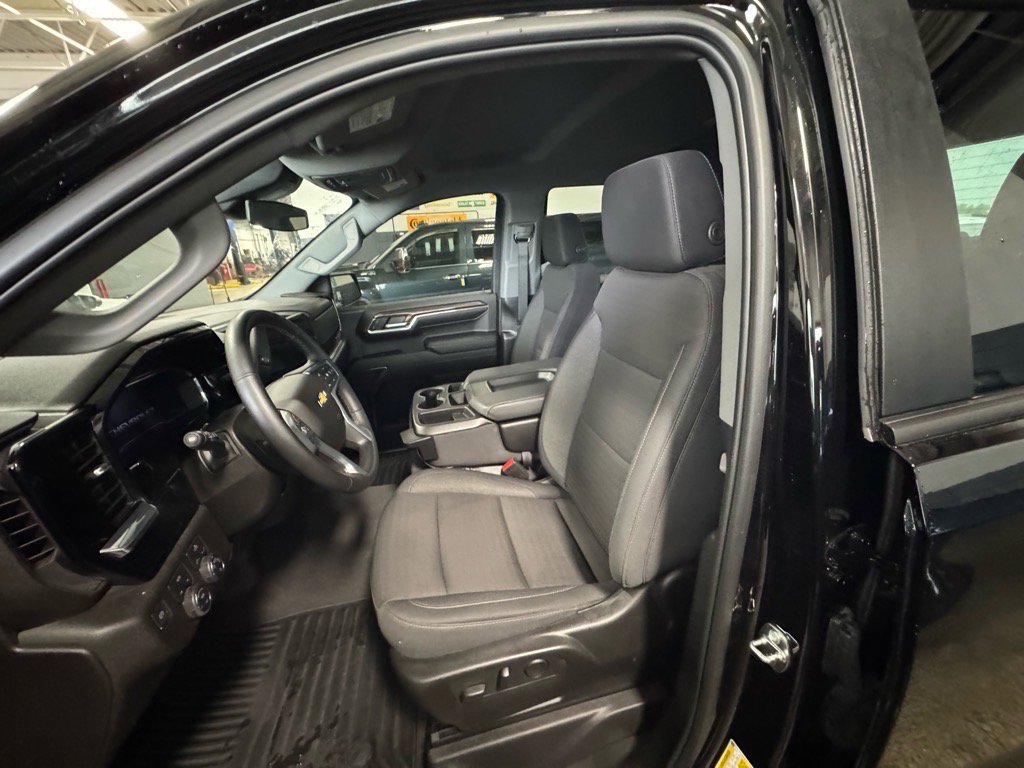 Used 2024 Chevrolet Silverado 1500 LT image 19