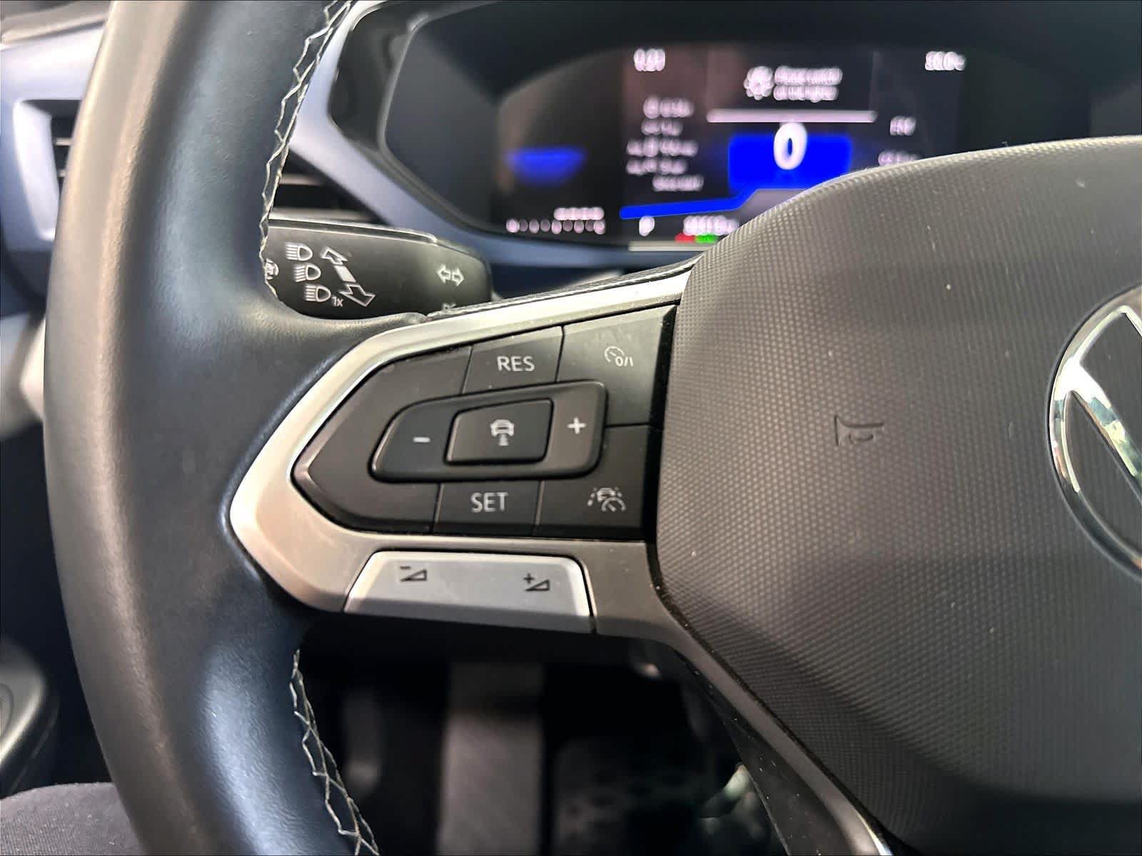 Used 2023 Volkswagen Taos SE w/ Panoramic Sunroof Package FWD image 14