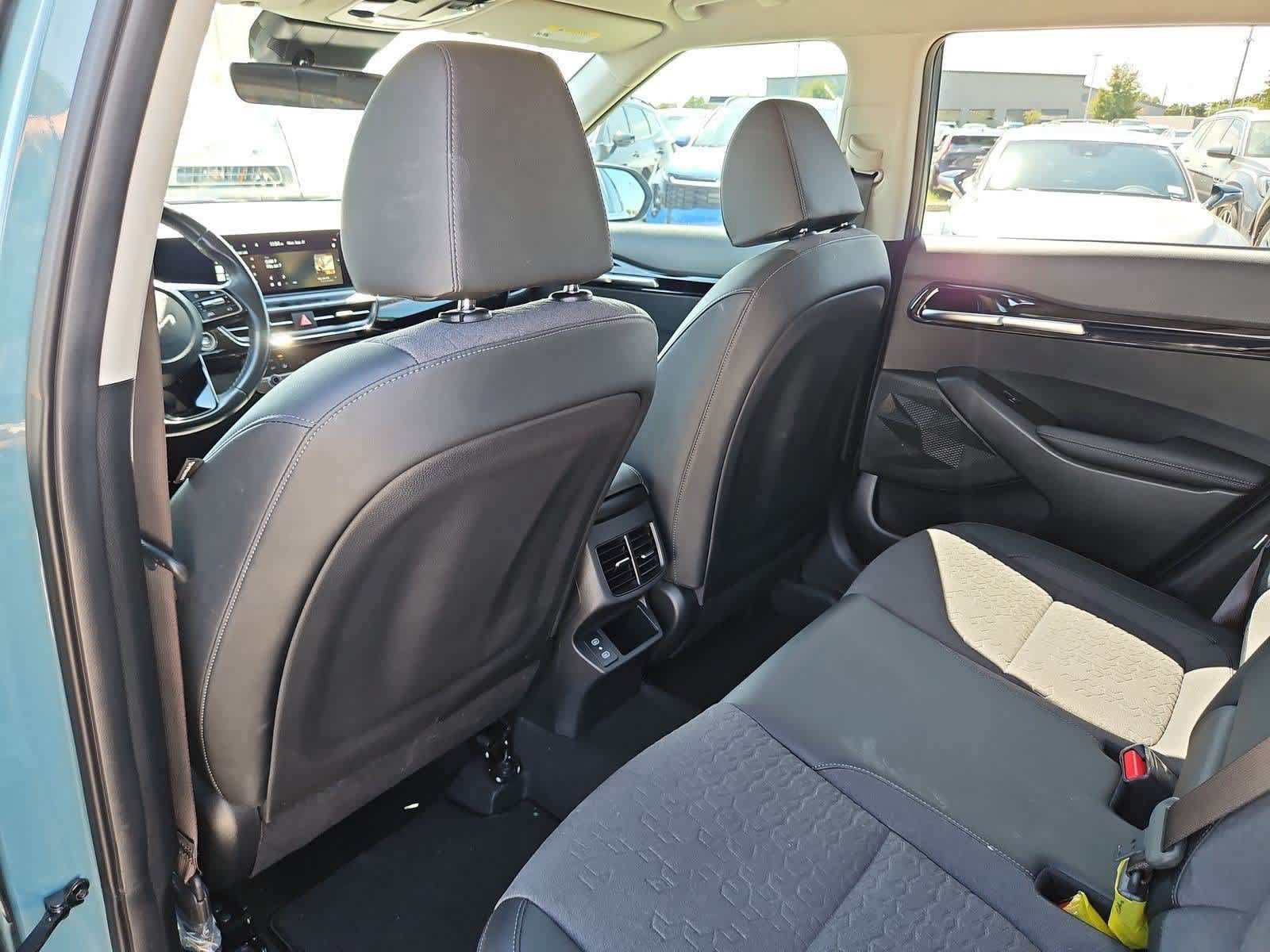 Certified 2024 Kia Seltos S FWD image 17