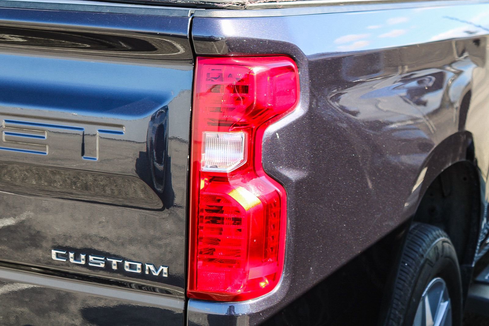 Used 2023 Chevrolet Silverado 1500 Custom image 11