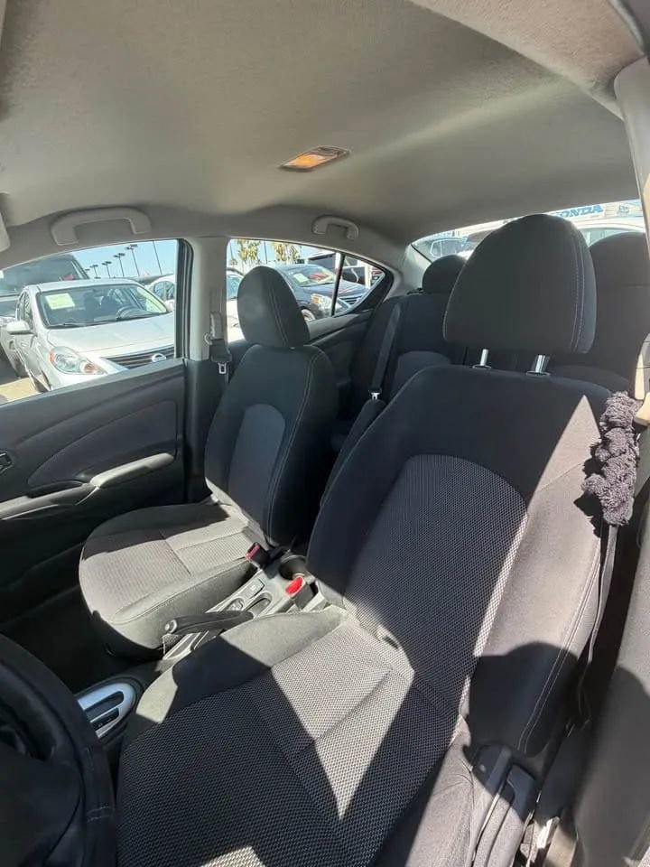 Used 2016 Nissan Versa SV FWD image 7