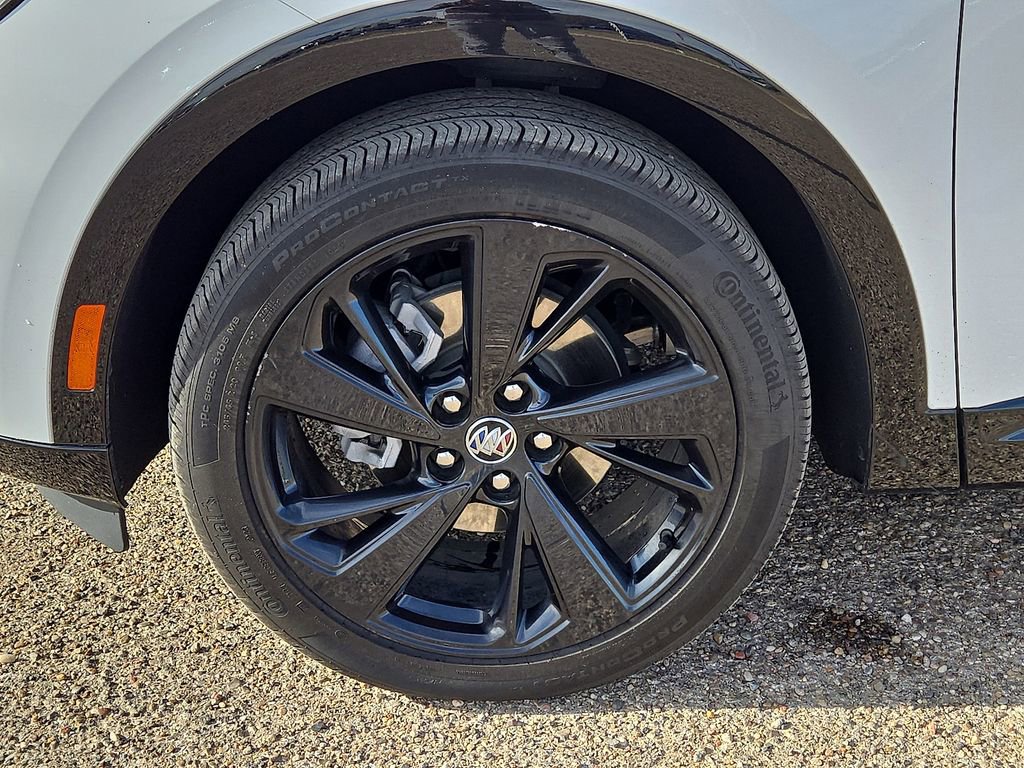 Used 2023 Buick Envision Essence w/ Sport Touring Package image 10