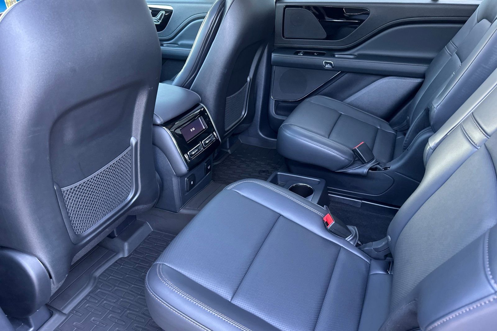 Used 2025 Lincoln Aviator AWD image 14
