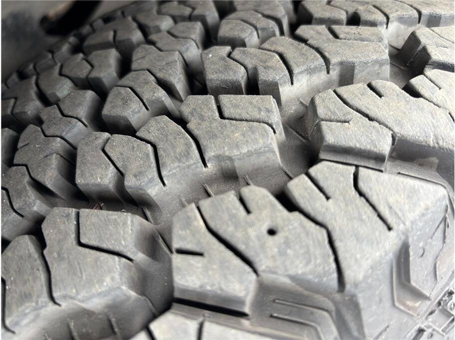 Used 2003 Nissan Frontier SVE image 17