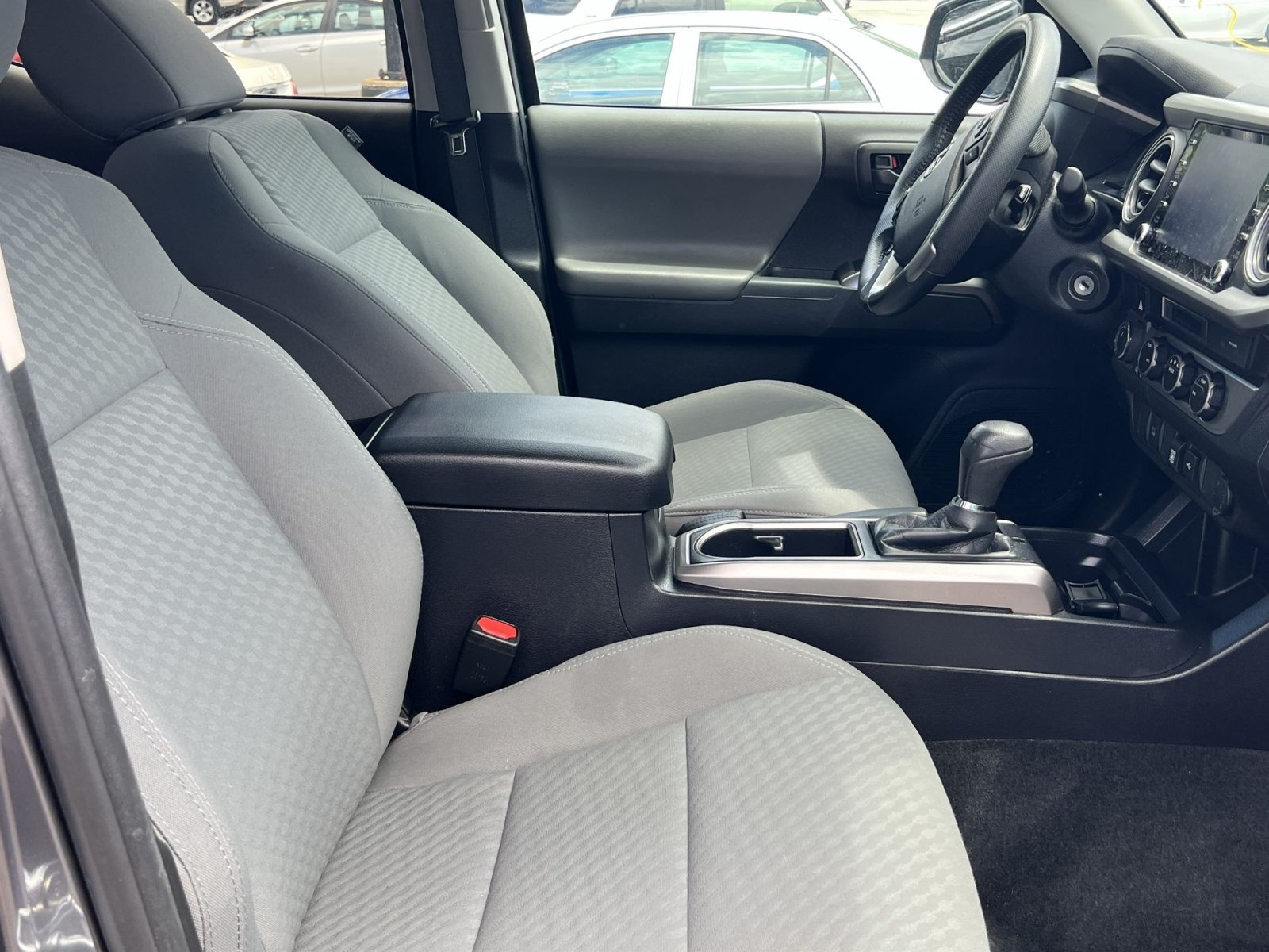 Used 2021 Toyota Tacoma SR5 AWD/4WD image 23