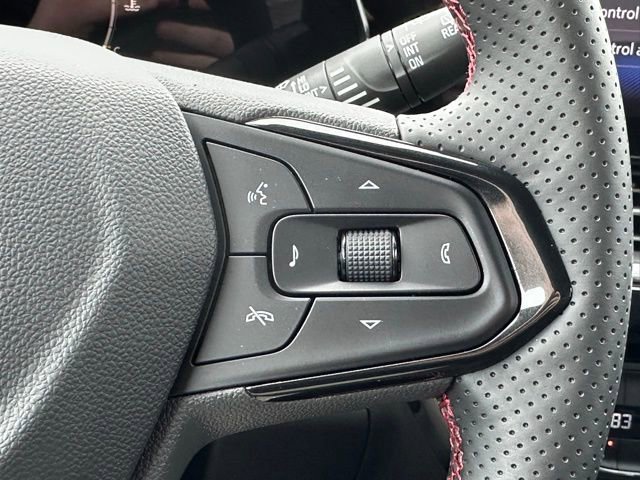 Used 2025 Chevrolet Trax RS w/ Driver Confidence Package image 24