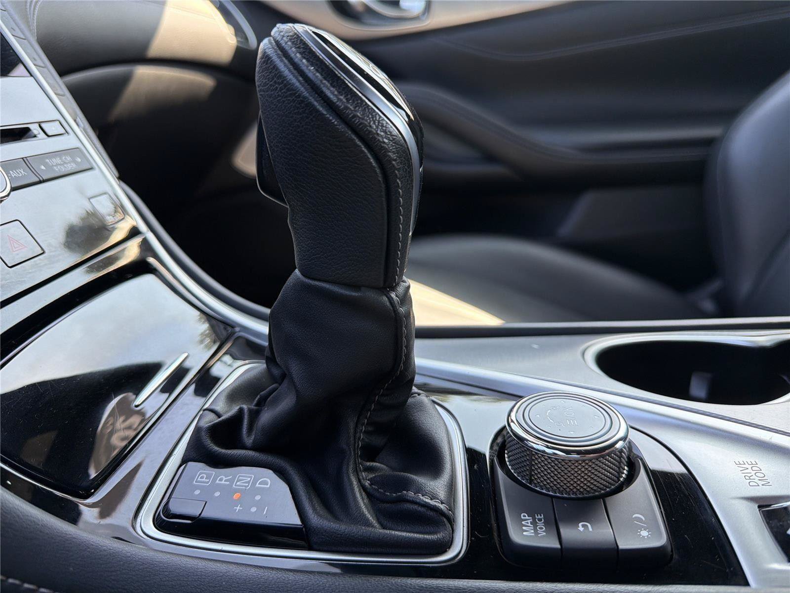 Used 2019 INFINITI Q60 3.0t Luxe w/ Essential Package AWD/4WD image 16