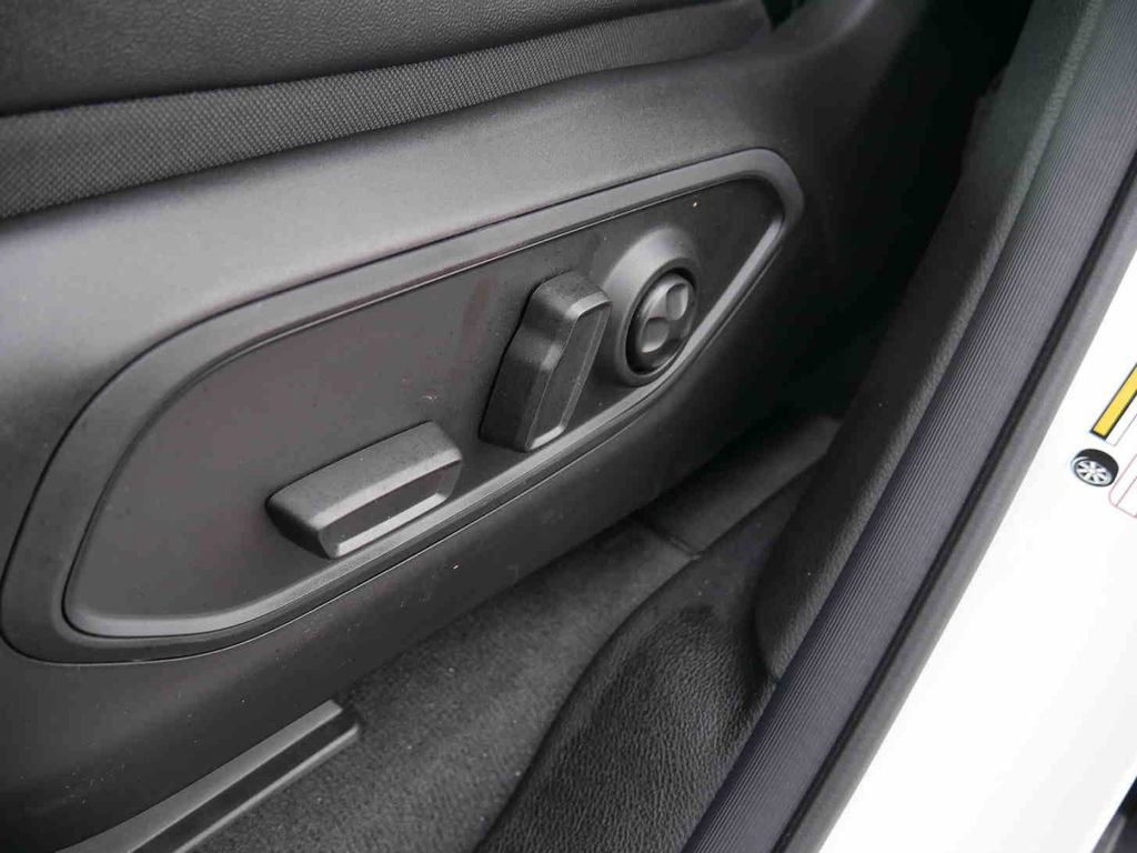 New 2025 Jeep Grand Cherokee Limited 4xe image 22