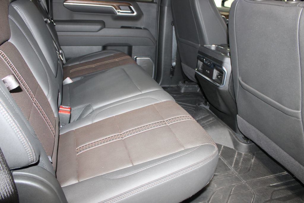 Used 2025 Chevrolet Silverado 1500 High Country w/ High Country Premium Package AWD/4WD image 33