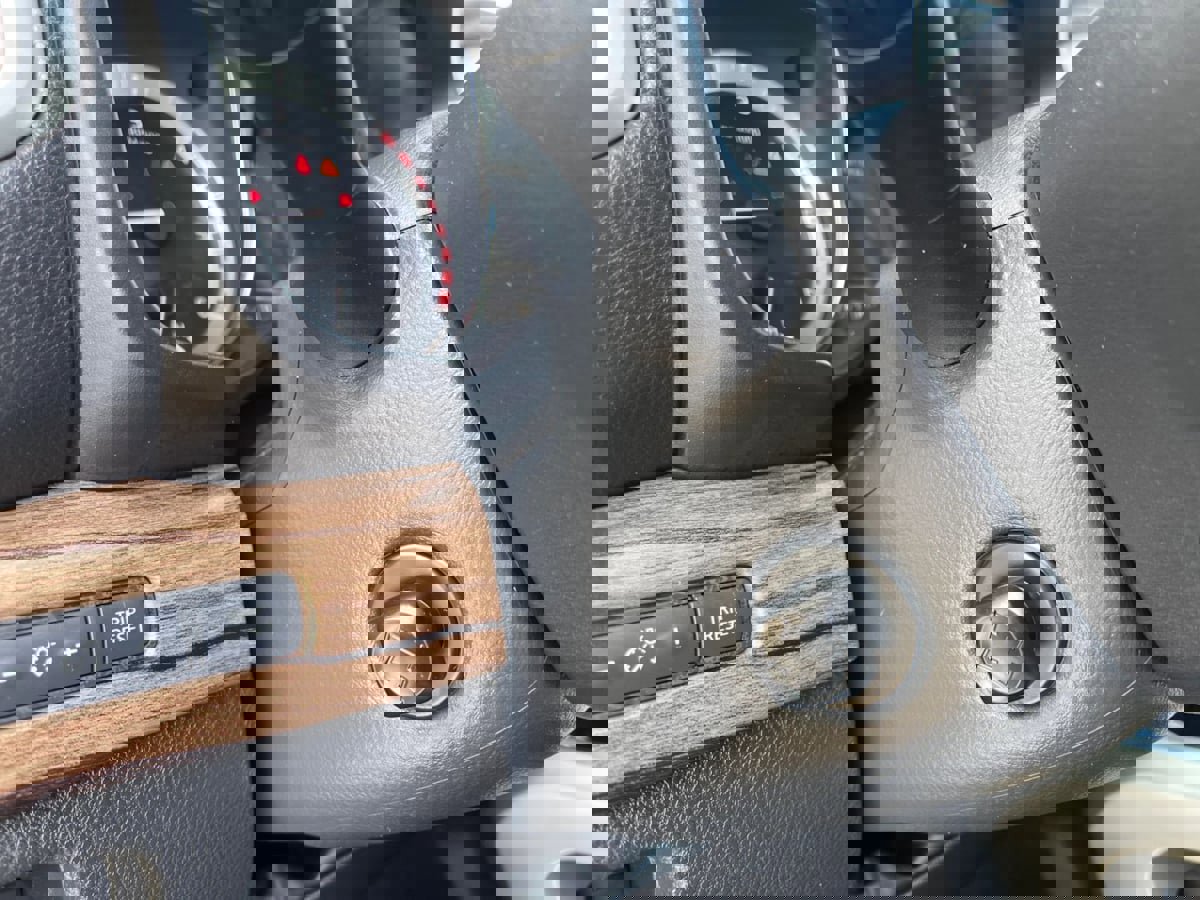 Used 2016 Nissan Titan SL image 34