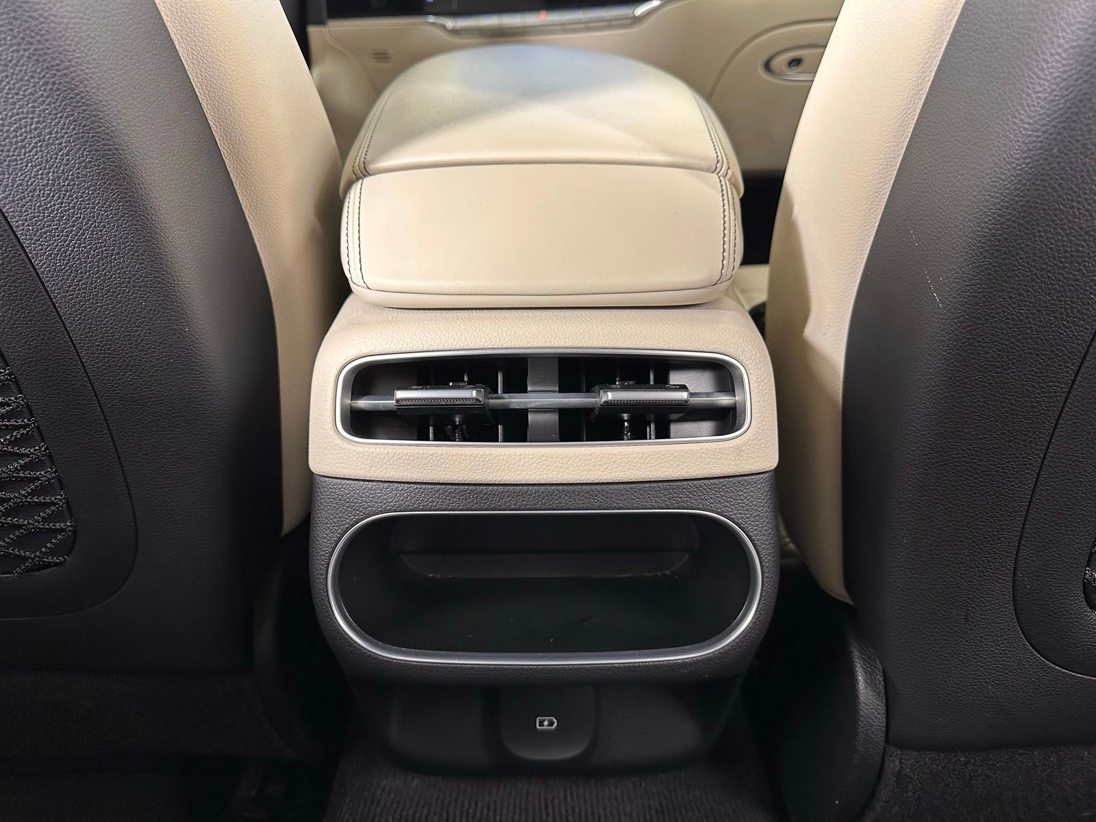 Used 2022 Genesis GV70 2.5T w/ Select Package image 34