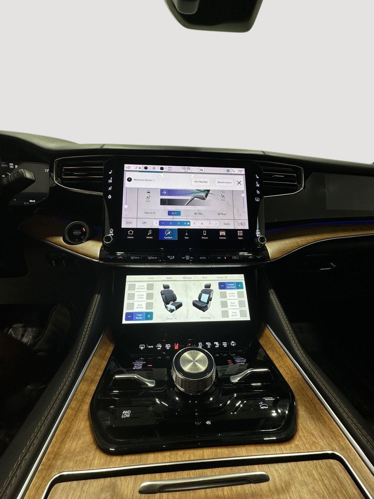 Used 2025 Jeep Grand Wagoneer L Series III w/ Rear-Seat Entertainment Group AWD/4WD image 12