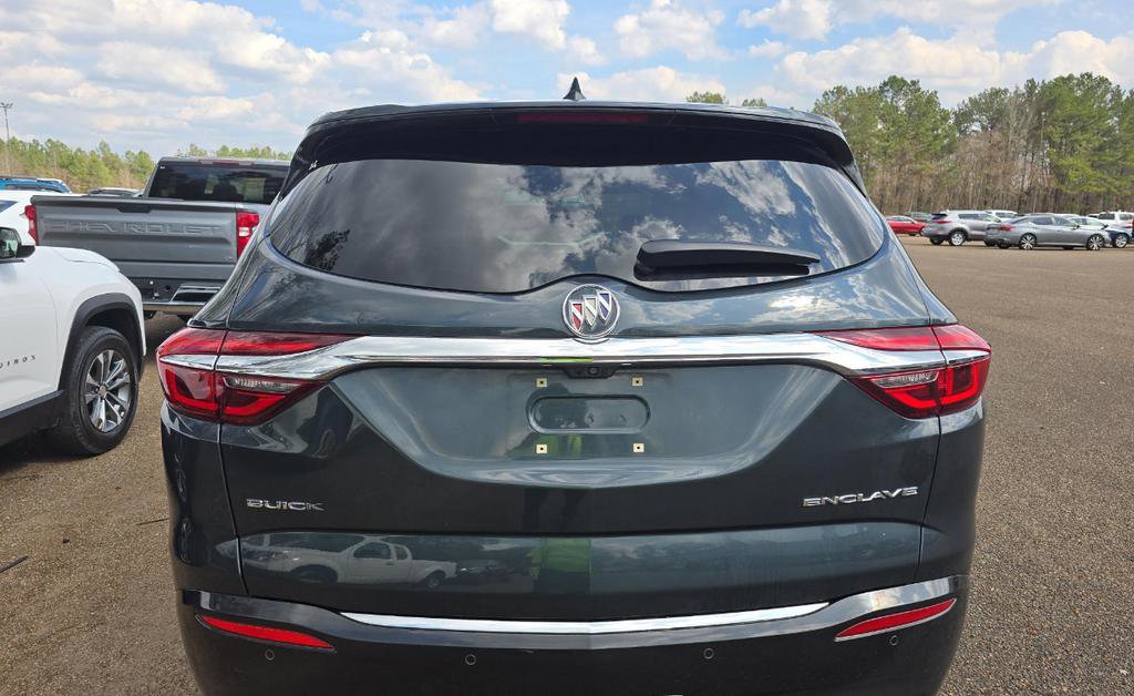 Used 2018 Buick Enclave Avenir w/ Avenir Technology Package FWD image 5